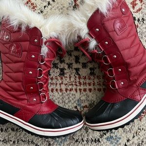 Size 8 SOREL winter boots RED